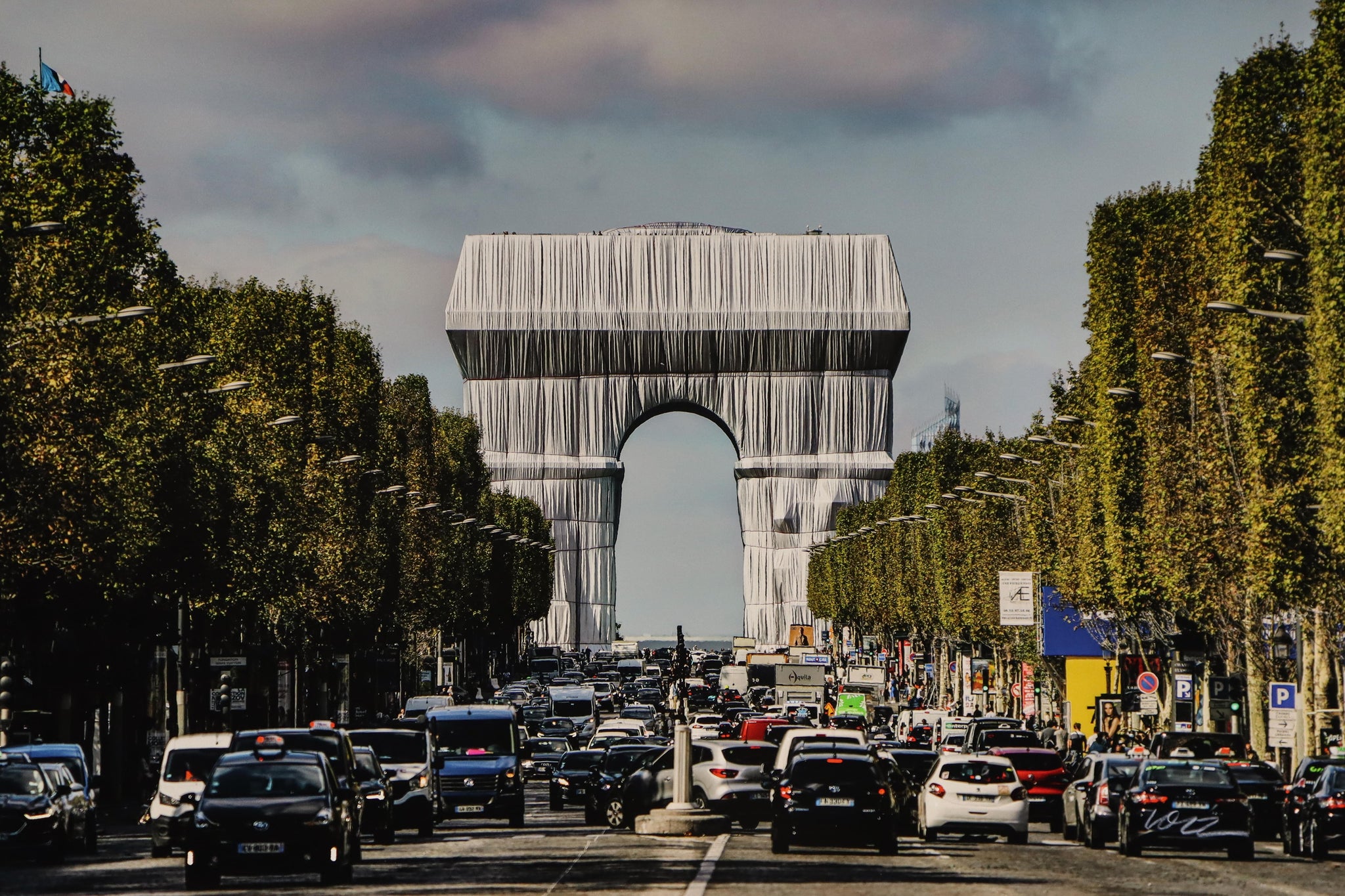 L'Arc de Triomphe, Wrapped, by Day de Christo
